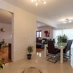 Anavi
