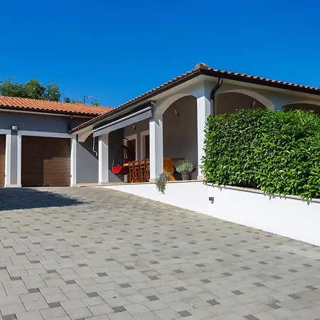 Anavi Villa